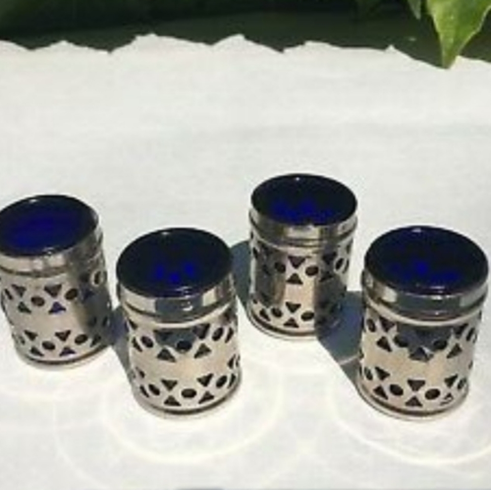 ⭐SILVER & COBALT BLUE VINTAGE SALT/PEPPER SHAKERS